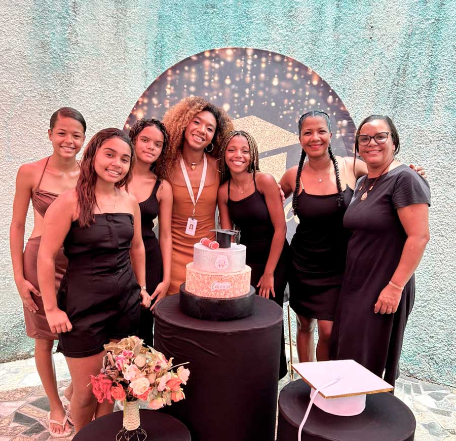 Formandas da oficina Raízes e Tranças em Geneciano